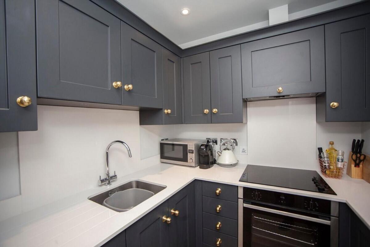 Stylish City Centre Apartment - Bath Bagian luar foto