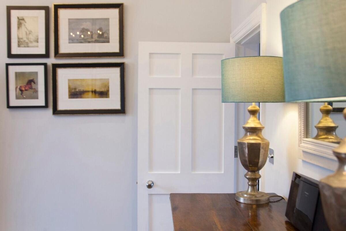 Stylish City Centre Apartment - Bath Bagian luar foto
