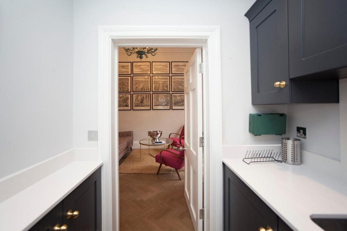 Stylish City Centre Apartment - Bath Bagian luar foto