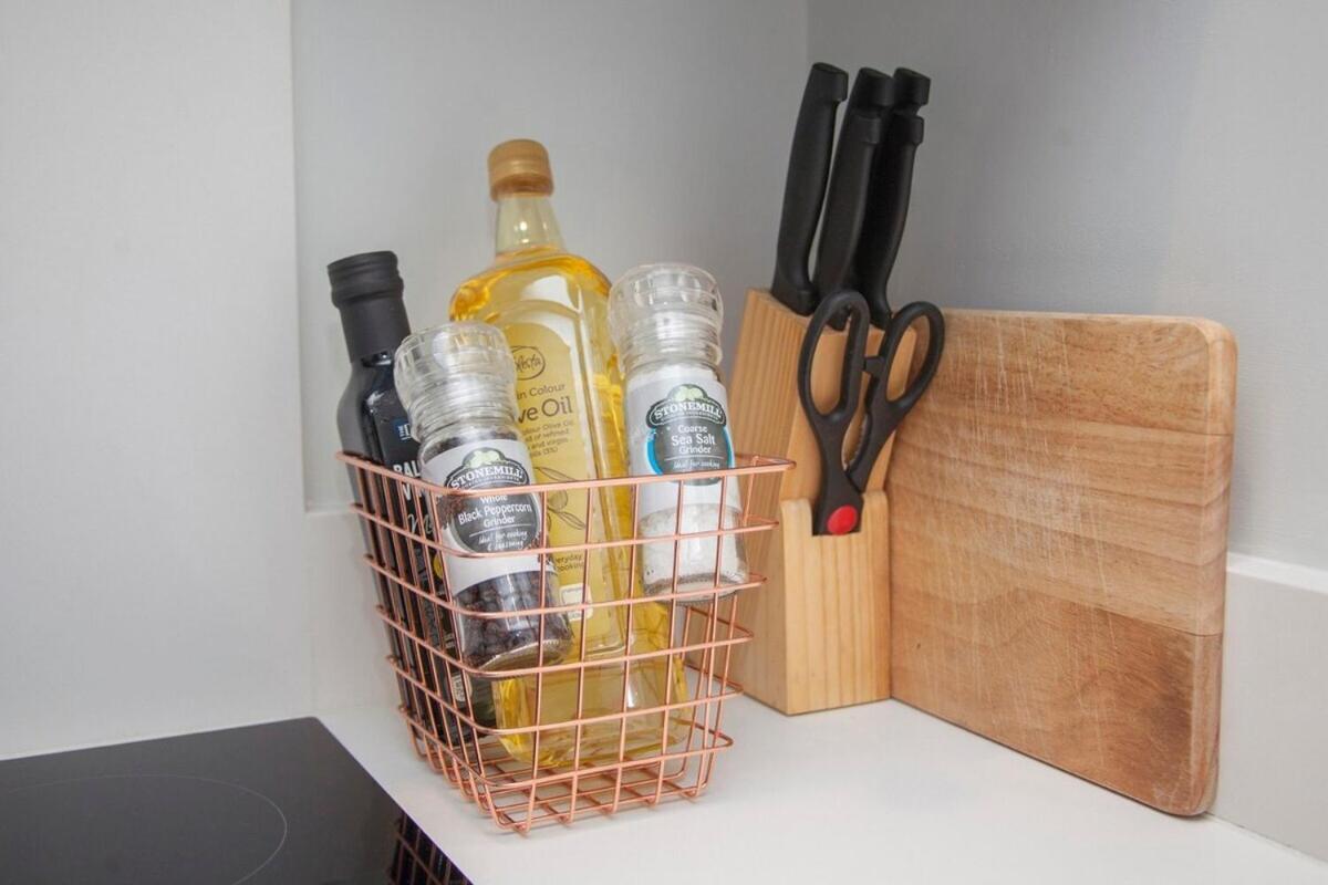 Stylish City Centre Apartment - Bath Bagian luar foto
