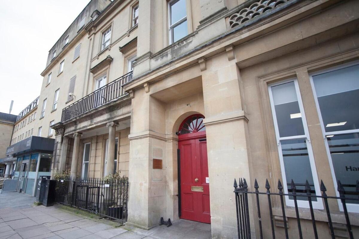 Stylish City Centre Apartment - Bath Bagian luar foto