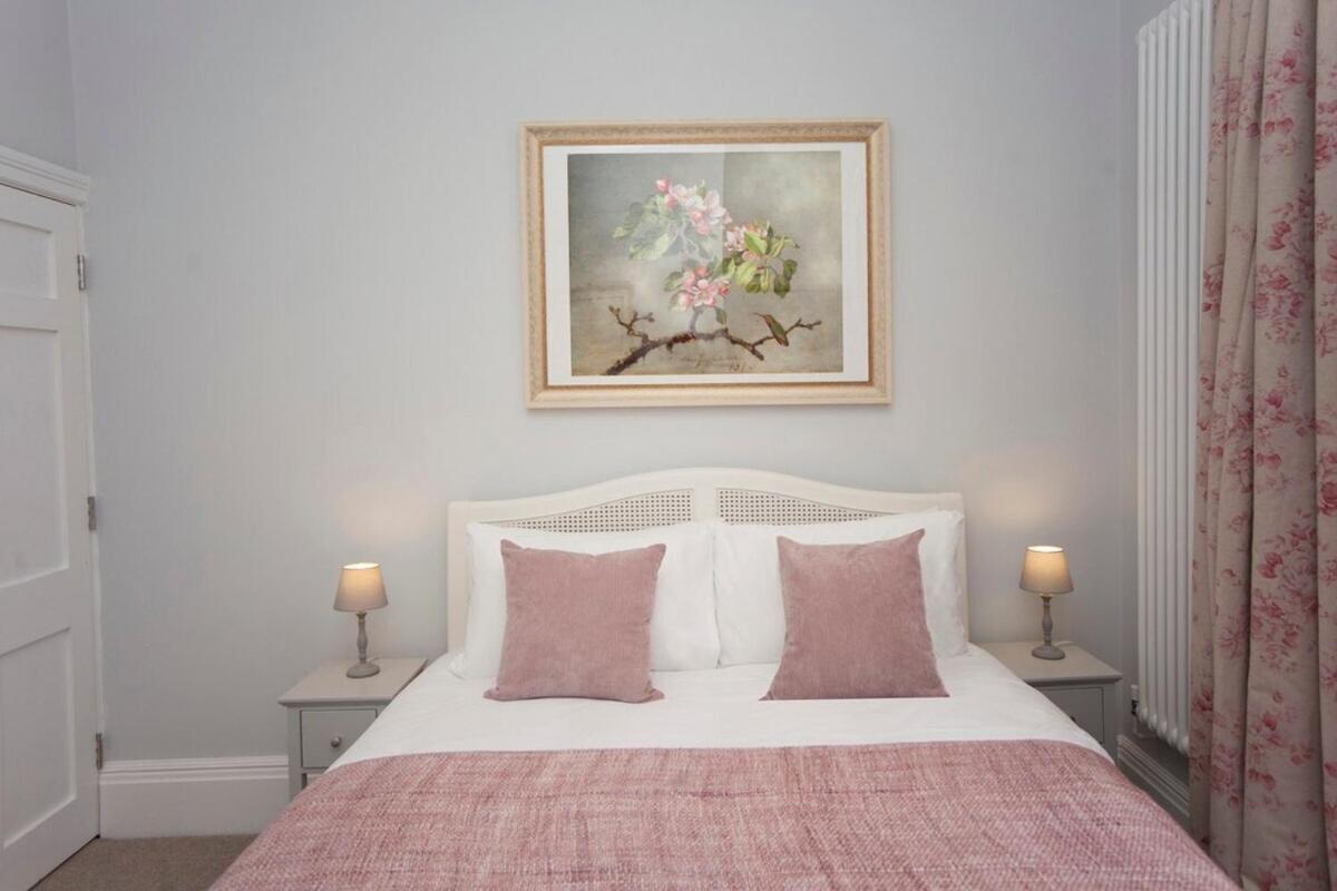 Stylish City Centre Apartment - Bath Bagian luar foto
