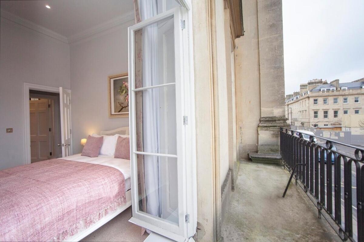 Stylish City Centre Apartment - Bath Bagian luar foto
