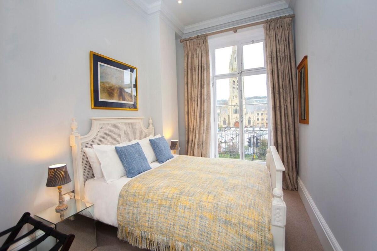 Stylish City Centre Apartment - Bath Bagian luar foto